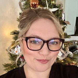 Meet your Posher, Ashley